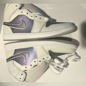 Air Jordan 1 Mid SE "Phantom Iridescent Size M9